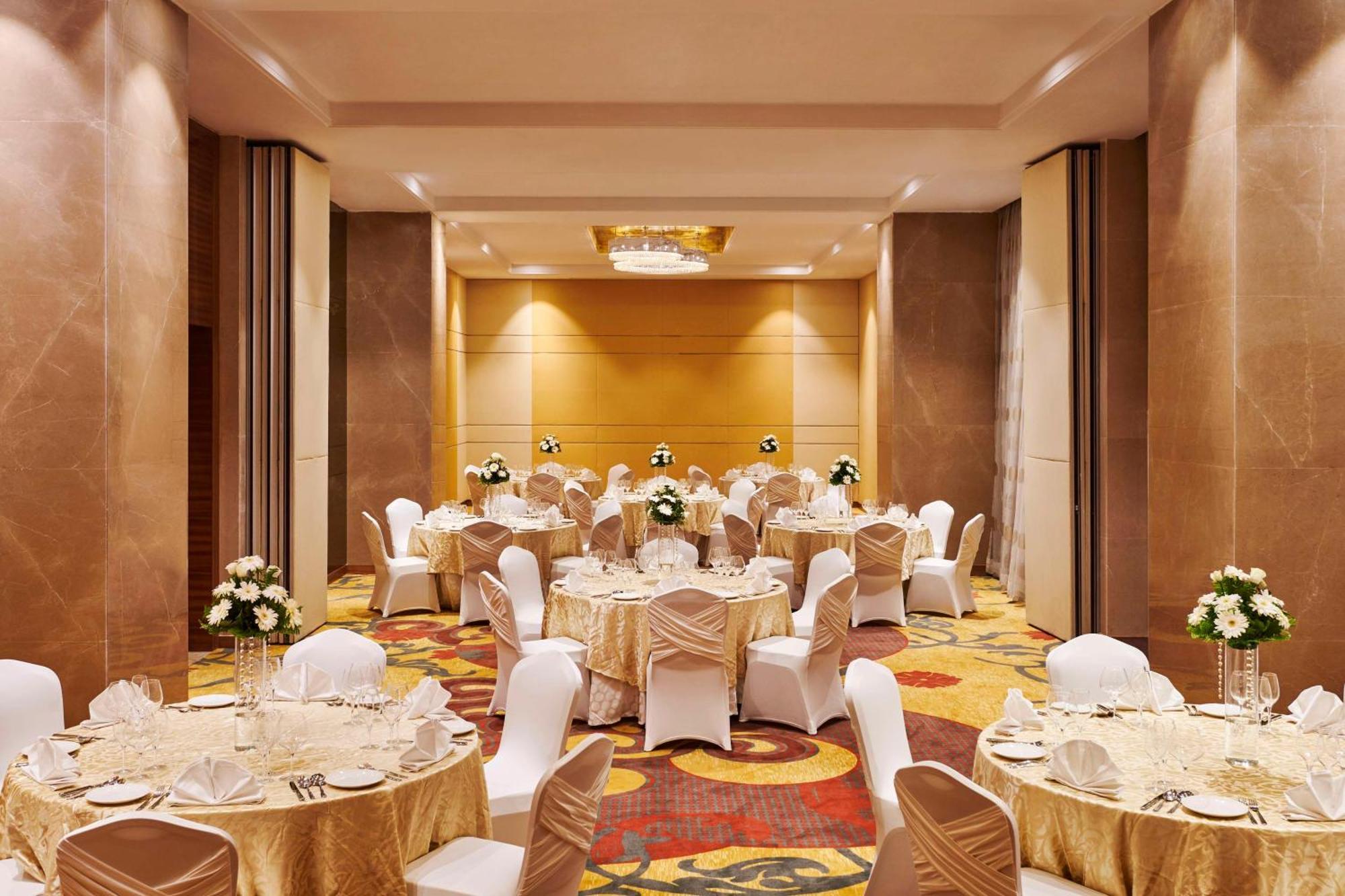 Hilton Garden Inn Lucknow Exterior foto